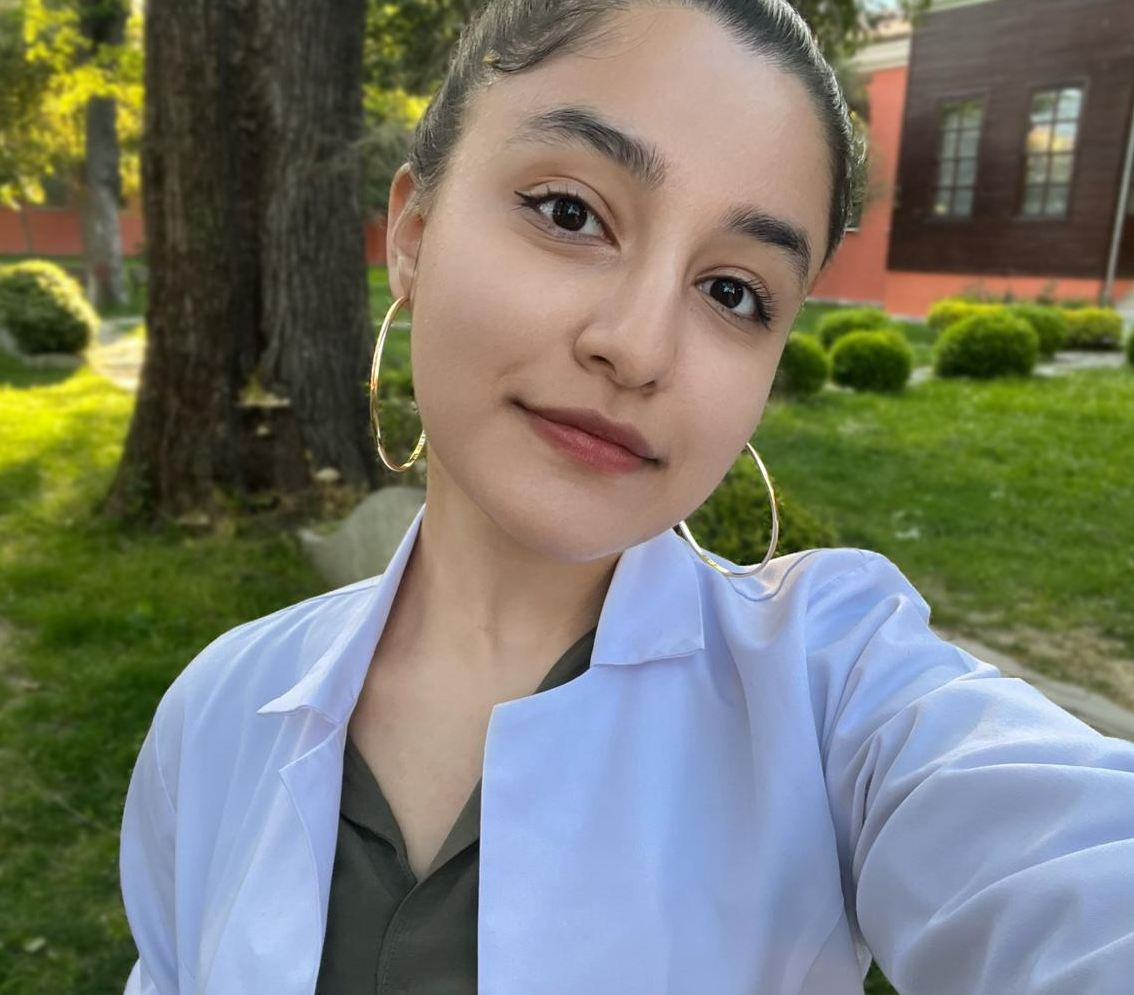 Diyetisyen İlayda Özçelik
