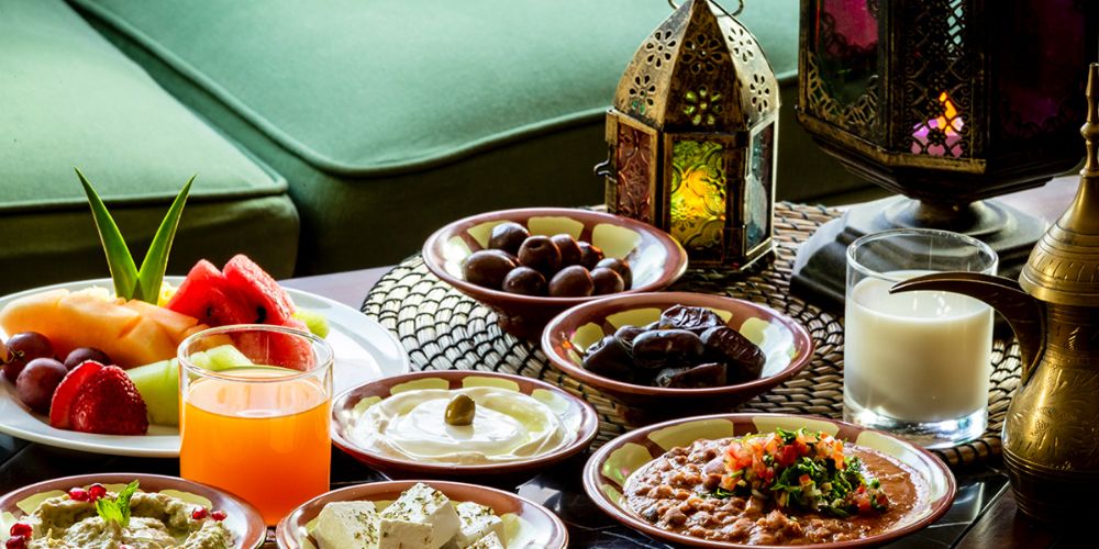 Ramazan’da Sağlıklı Beslenme Rehberi: Sahur ve İftarda Nelere Dikkat Etmeli? 🌙