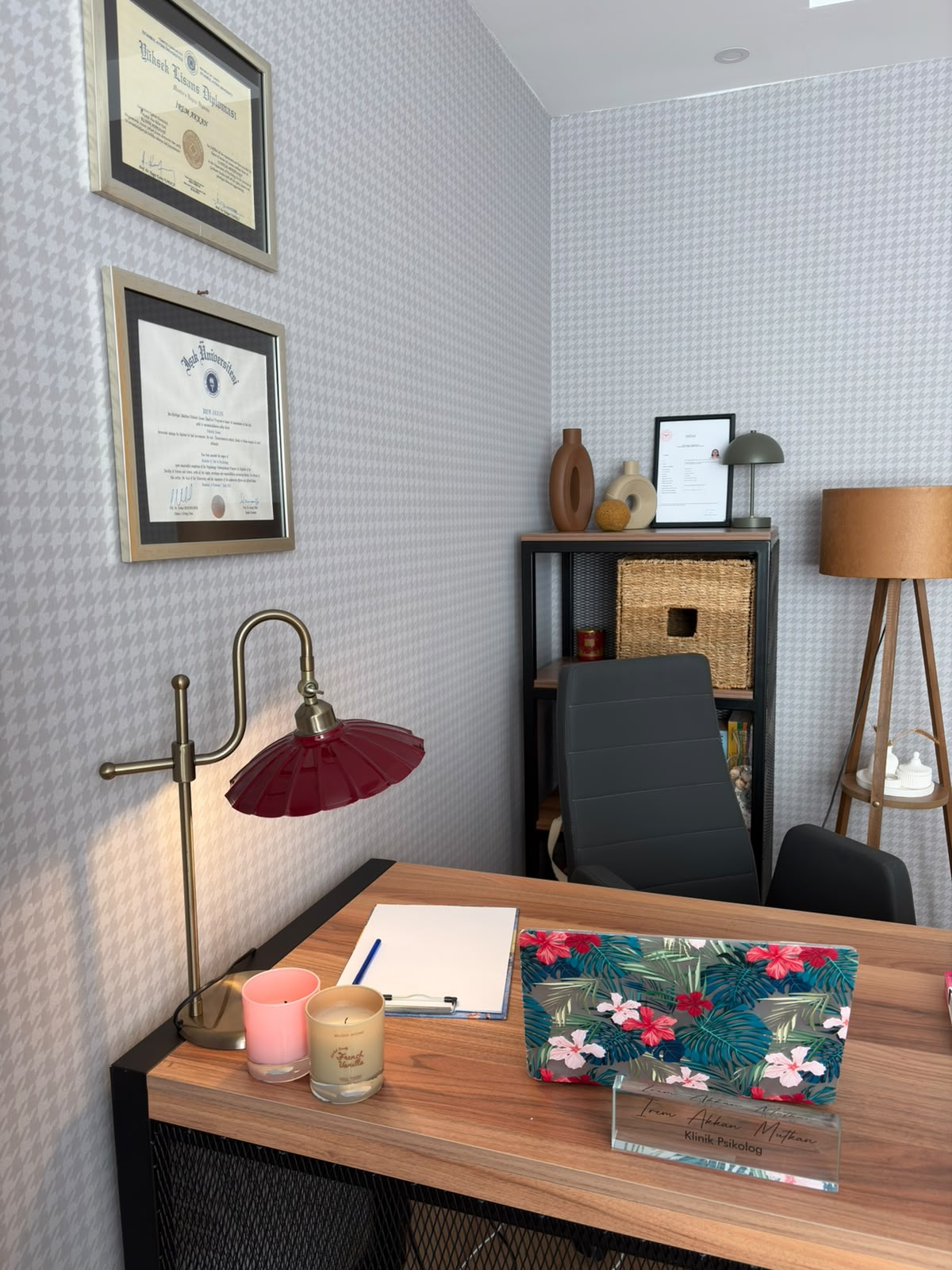 İrem Akkan klinik fotoğrafı