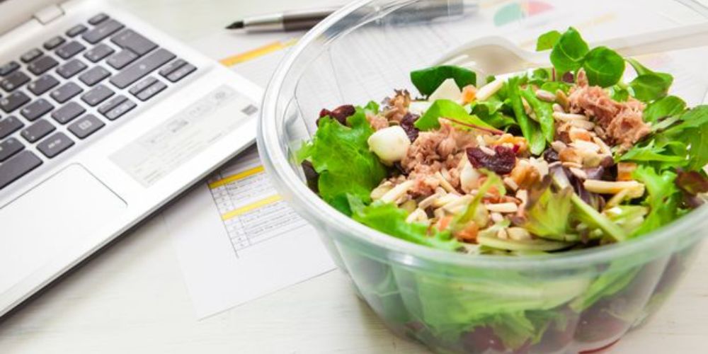 🥗 Ofiste Doyurucu Seçim: Tavuklu Nohutlu Salata